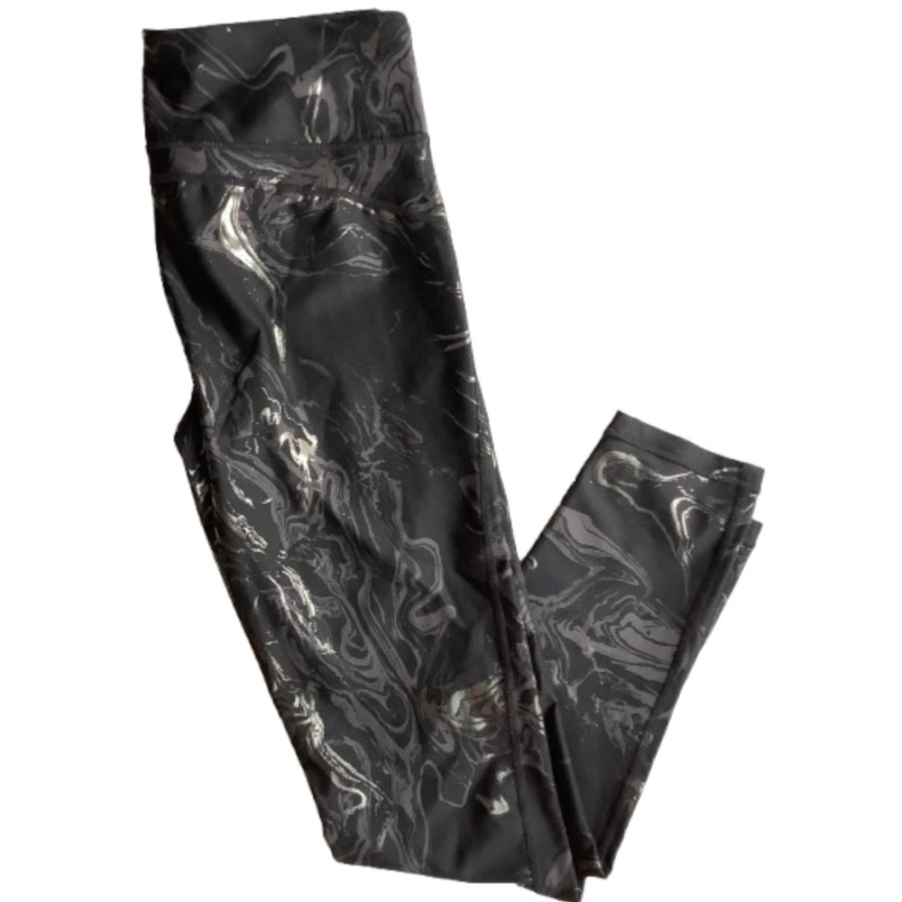 Women's GAP FIT Black Leggings with Silver & Black Swirl Design Size Med…